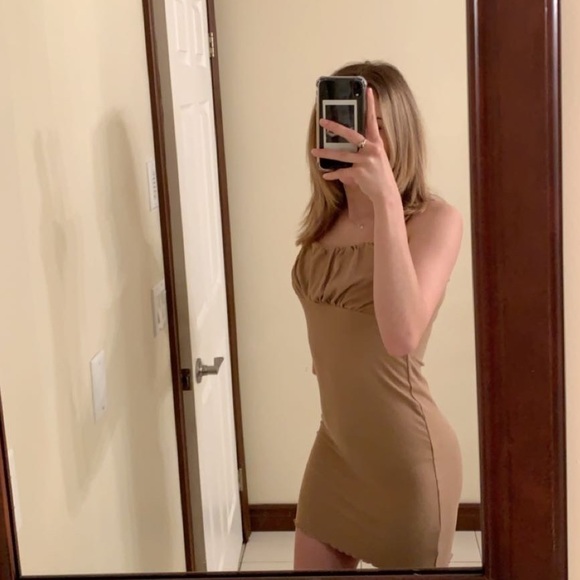 Bodycon Ruffled Dress - Picture 1 of 5